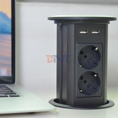 Sottili di alimentazione elettrici pop-up Disegno a doppio lato 4 prese di corrente alternata con doppio caricabatterie wireless USB A + C per Office De