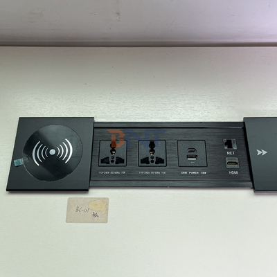 Nuovo stile Desktop Slip Cover Power Sliding Socket 10A Corrente nominale con caricabatterie wireless per casa e ufficio