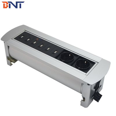 Interfaccia dati usb con presa automatica nascosta con angolo di ribaltamento di 180 gradi MK10200EU