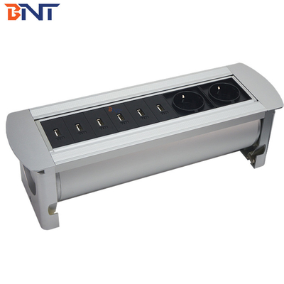 Interfaccia dati usb con presa automatica nascosta con angolo di ribaltamento di 180 gradi MK10200EU