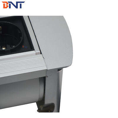 Interfaccia dati usb con presa automatica nascosta con angolo di ribaltamento di 180 gradi MK10200EU