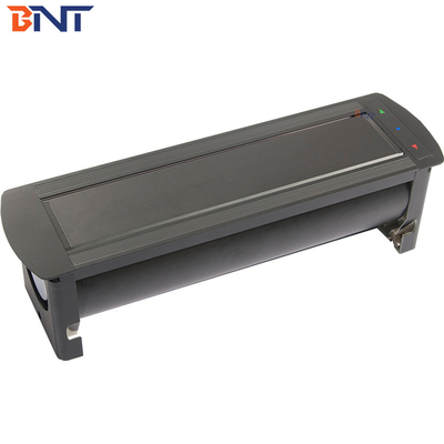 Disponibile con presa elettrica a 180 gradi EK6203