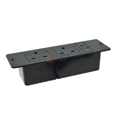 UK Standard Custom AC Power Socket Plastic Furniture Wall Socket con 2 prese 1 USB & 1 Port Tipo C 16A Corrente nominale