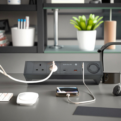 Multifunzionale 2 prese di corrente alternata doppia USB A + C UK 65W PD Fast Charge Desktop Clamp Socket Power Strip