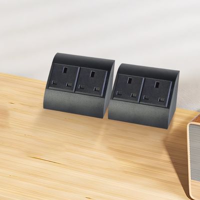 Socket con 2 prese per più dispositivi