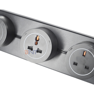 Nuovo stile conveniente montato a parete Multi Outlet Power Rail Track Socket Socket rimovibile