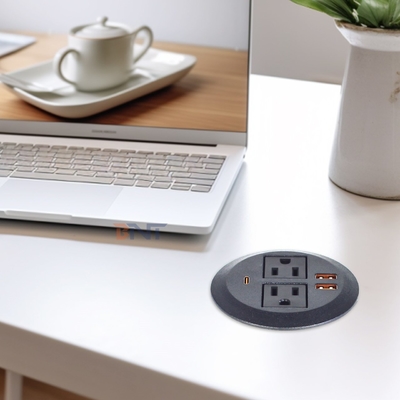 Divano Rotondo con Presa Elettrica Integrata con 2 Prese di Corrente Standard USA e Doppia Presa USB A di Ricarica 65W