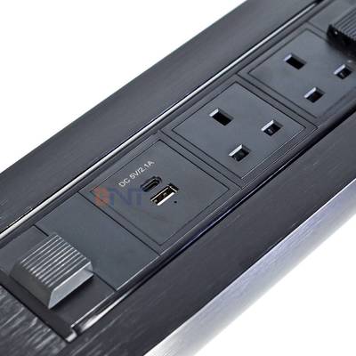 UK Standard Custom AC Power Socket Desktop Embedded Electric Flip Socket con 2 prese di corrente 1 USB & 1 Type C & 1 caricabatterie wireless