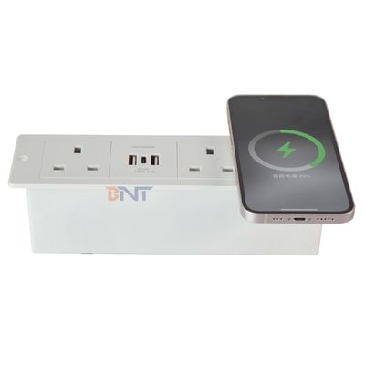 Soccetti di alimentazione multifunzione per desktop con presa elettrica 2AC e presa di ricarica USB A + C