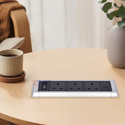 Soccetti di alimentazione multifunzione per desktop con presa elettrica incorporata 3AC Soccetti di ricarica USB A + USB C