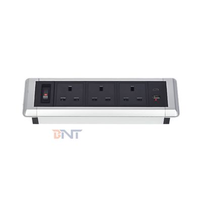 Soccetti di alimentazione multifunzione per desktop con presa elettrica incorporata 3AC Soccetti di ricarica USB A + USB C