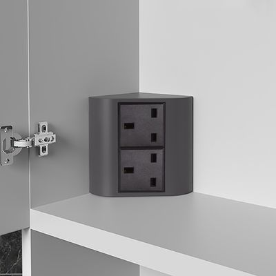 Socket con 2 prese per più dispositivi