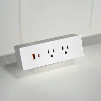 Multipresa da scrivania multifunzione con 2 prese CA, USB A+C, alimentazione US e ricarica rapida